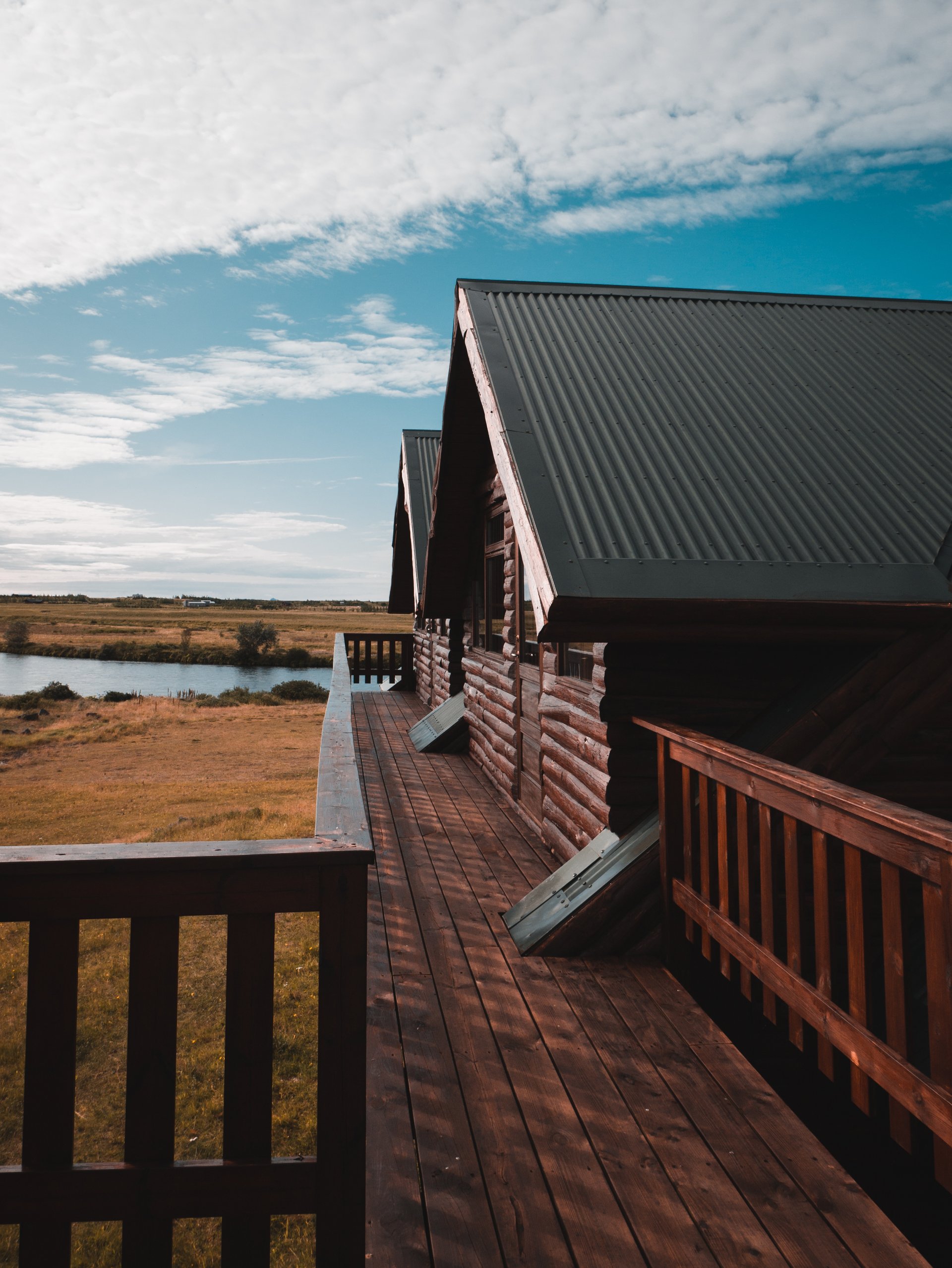 Hotel Rangá exterior with the Rangá River and Mount Hekla in the distance