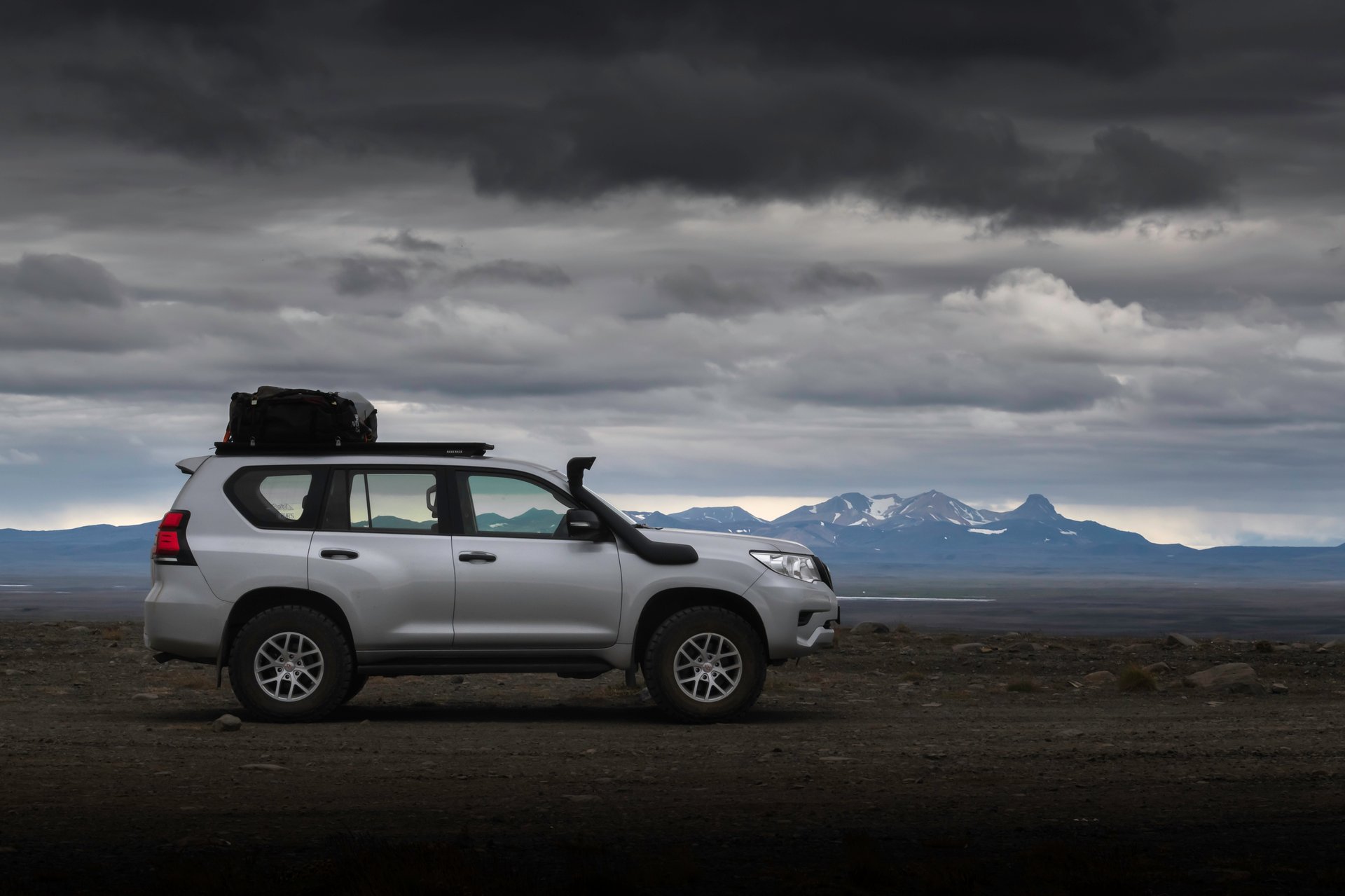 7-day Highland camping expedition Iceland crossing remote interior