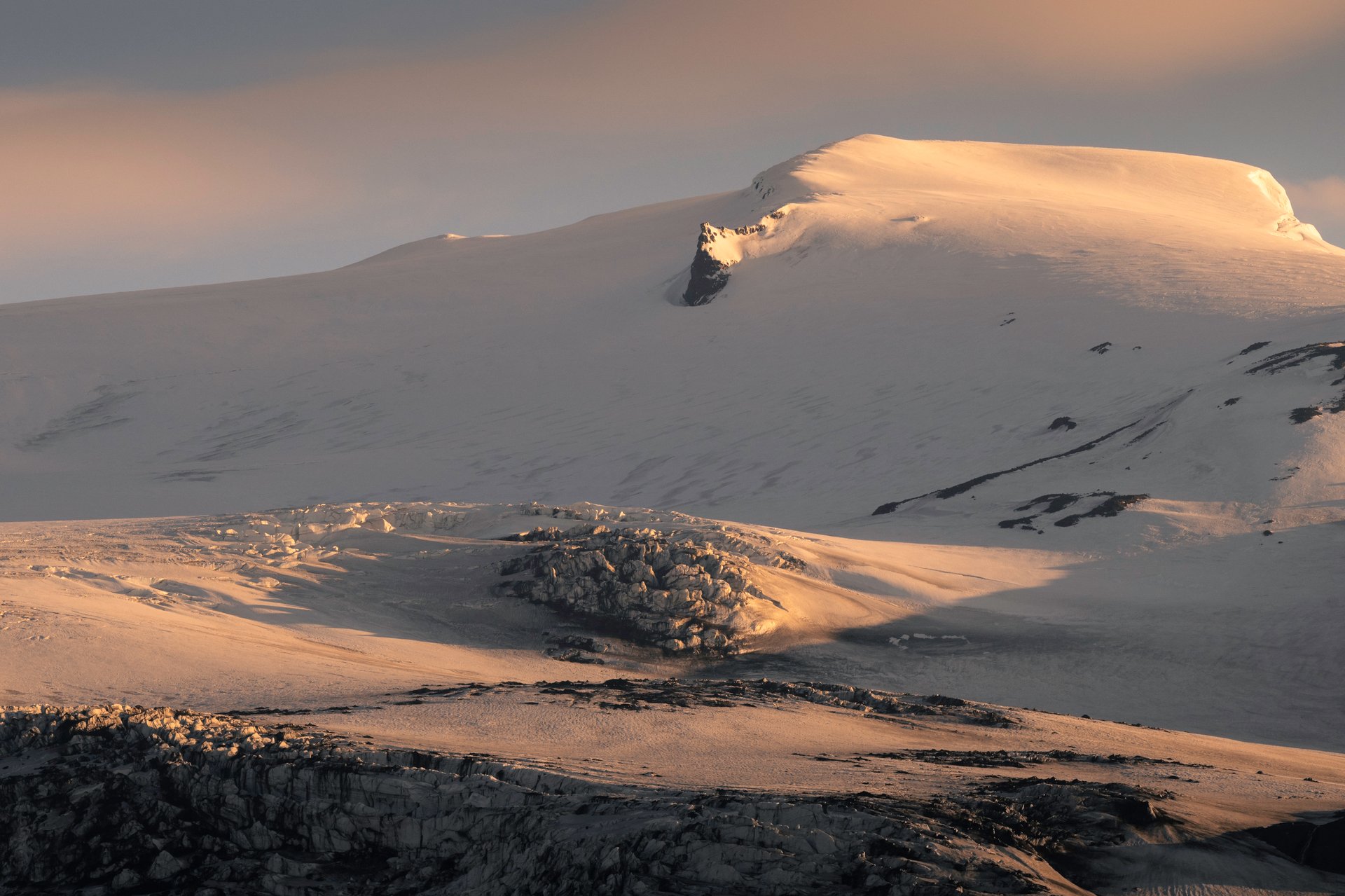 Paysage des Hautes Terres à Þórsmörk avec crêtes volcaniques