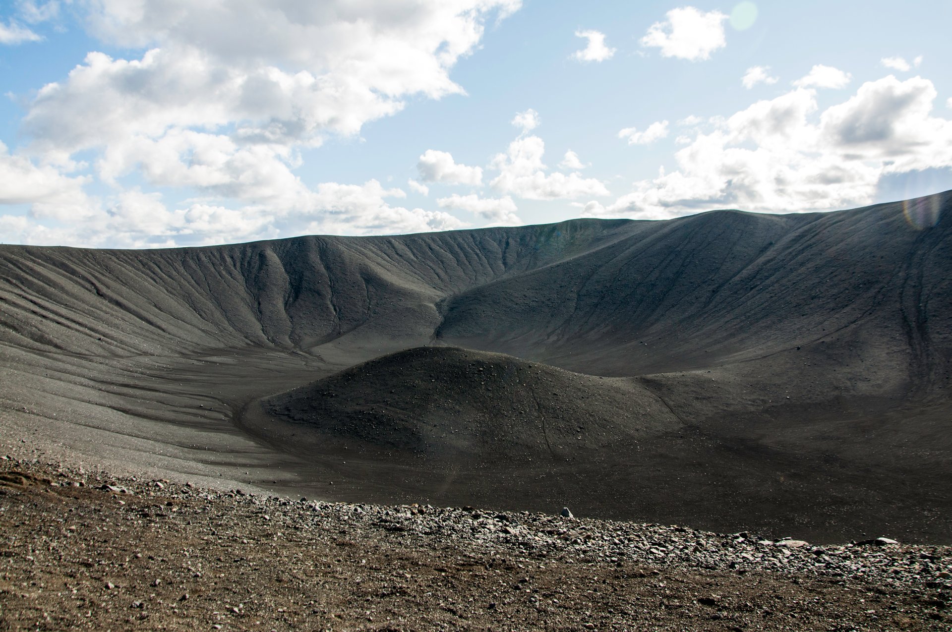 Cratère Hverfjall et lac Mývatn dans le nord de l'Islande