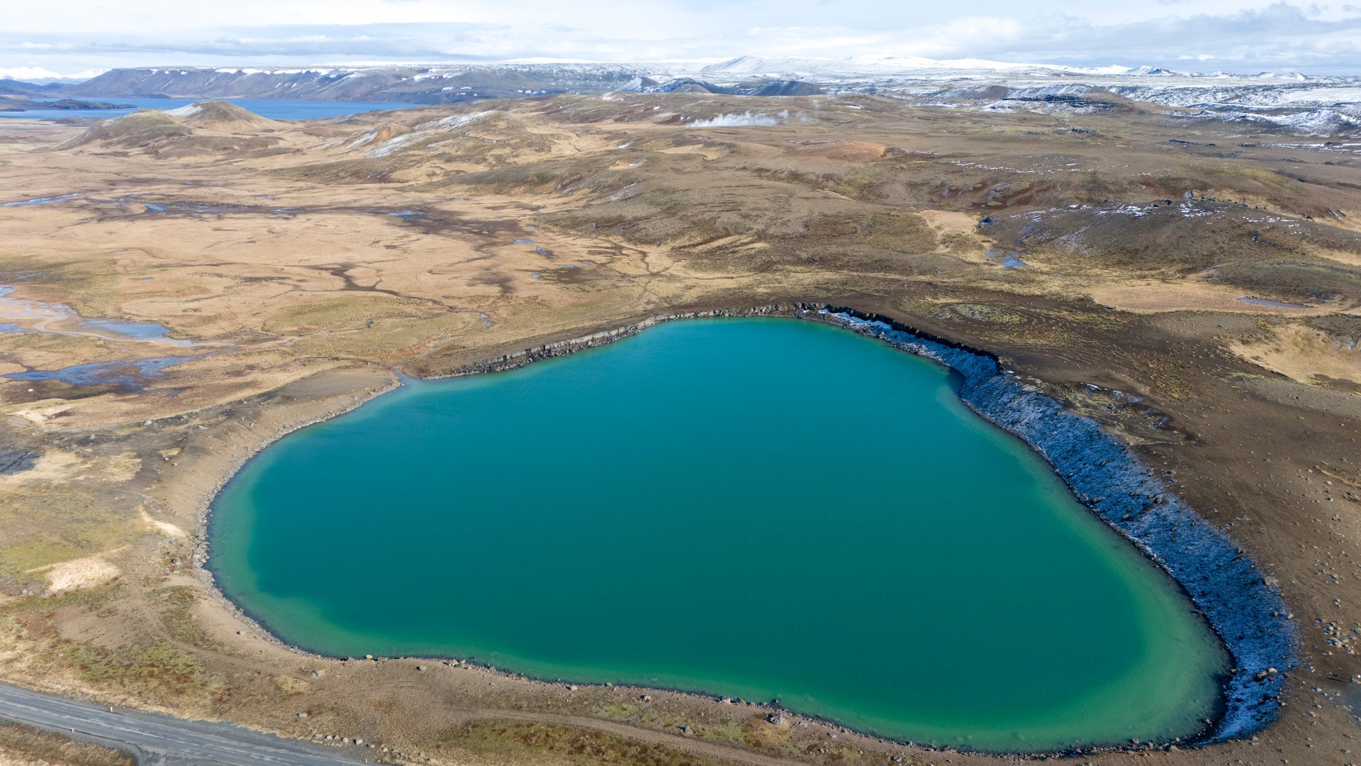 Grænavatn green lake crater Reykjanes Peninsula