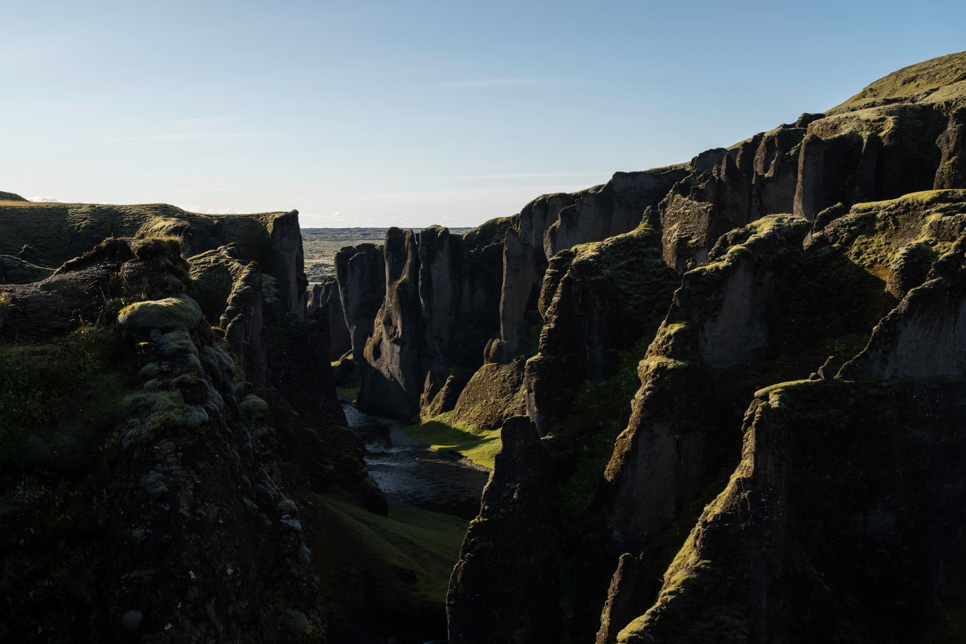 Fjaðrárgljúfur canyon Iceland dramatic gorge