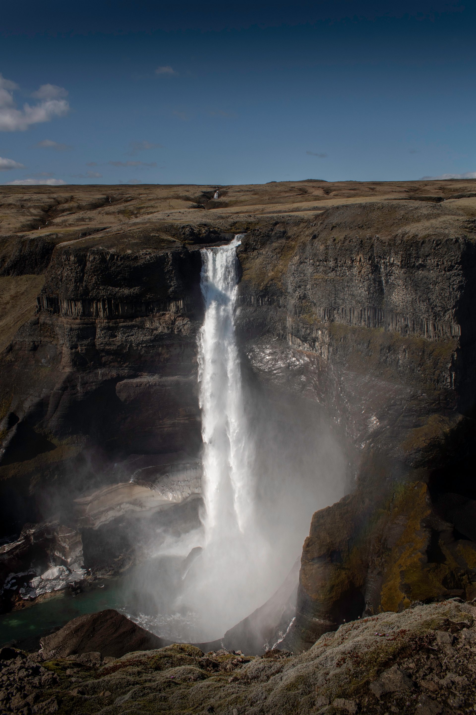 Vue spectaculaire du canyon de Háifoss avec cascades