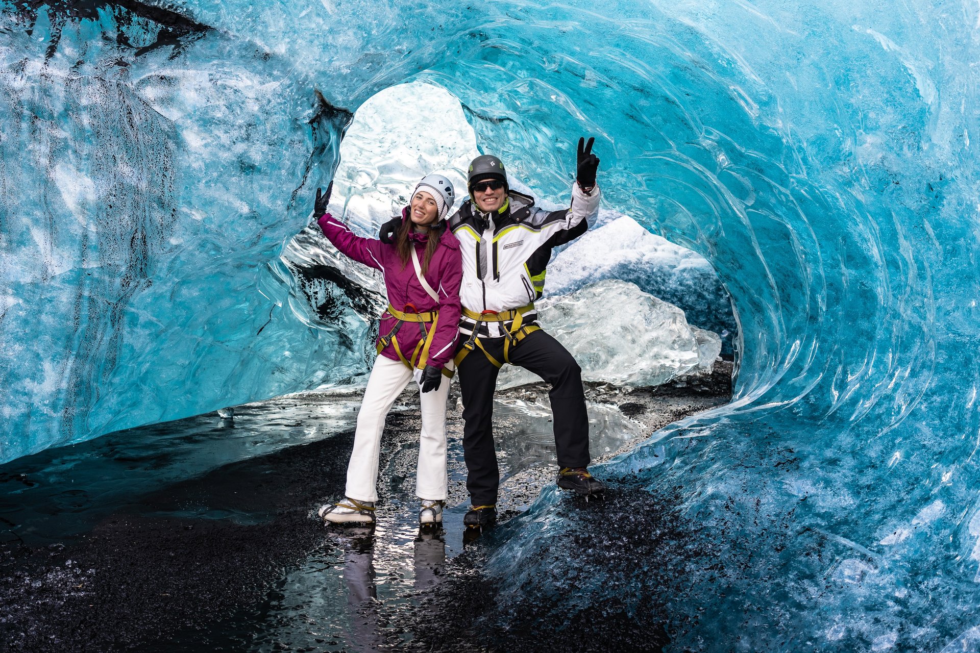 Private early bird ice cave tour without crowds at Jökulsárlón