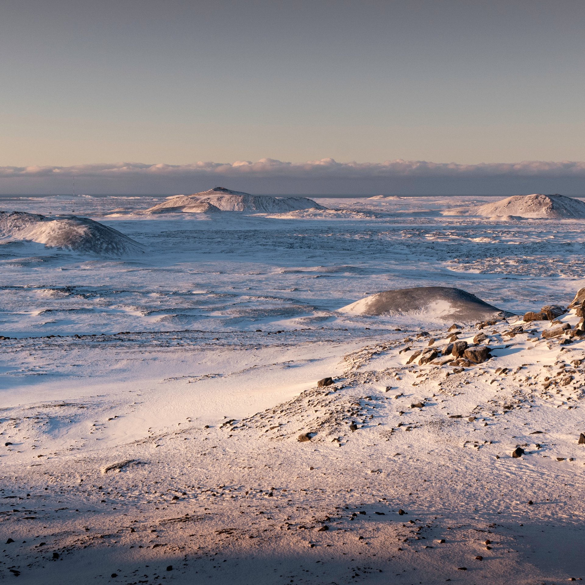 Formations de lave fraîche sur le sentier du Fagradalsfjall