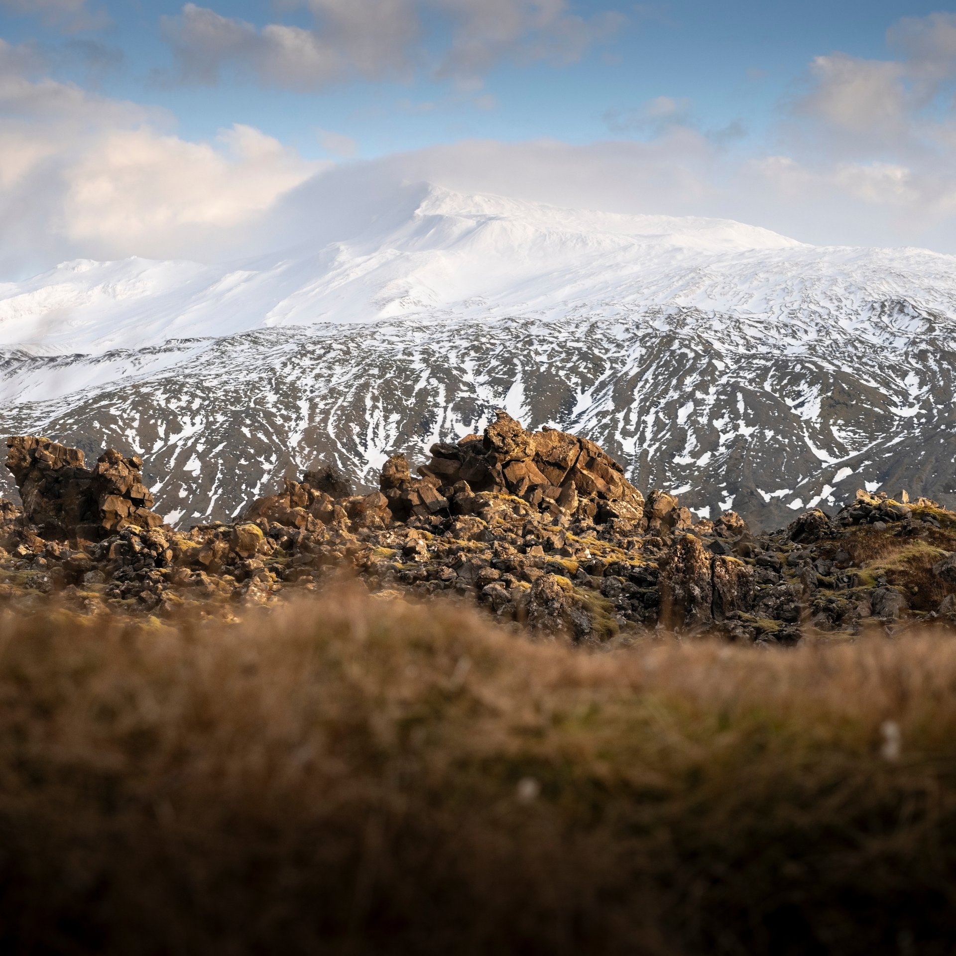 Coastal walk between Arnarstapi and Hellnar villages