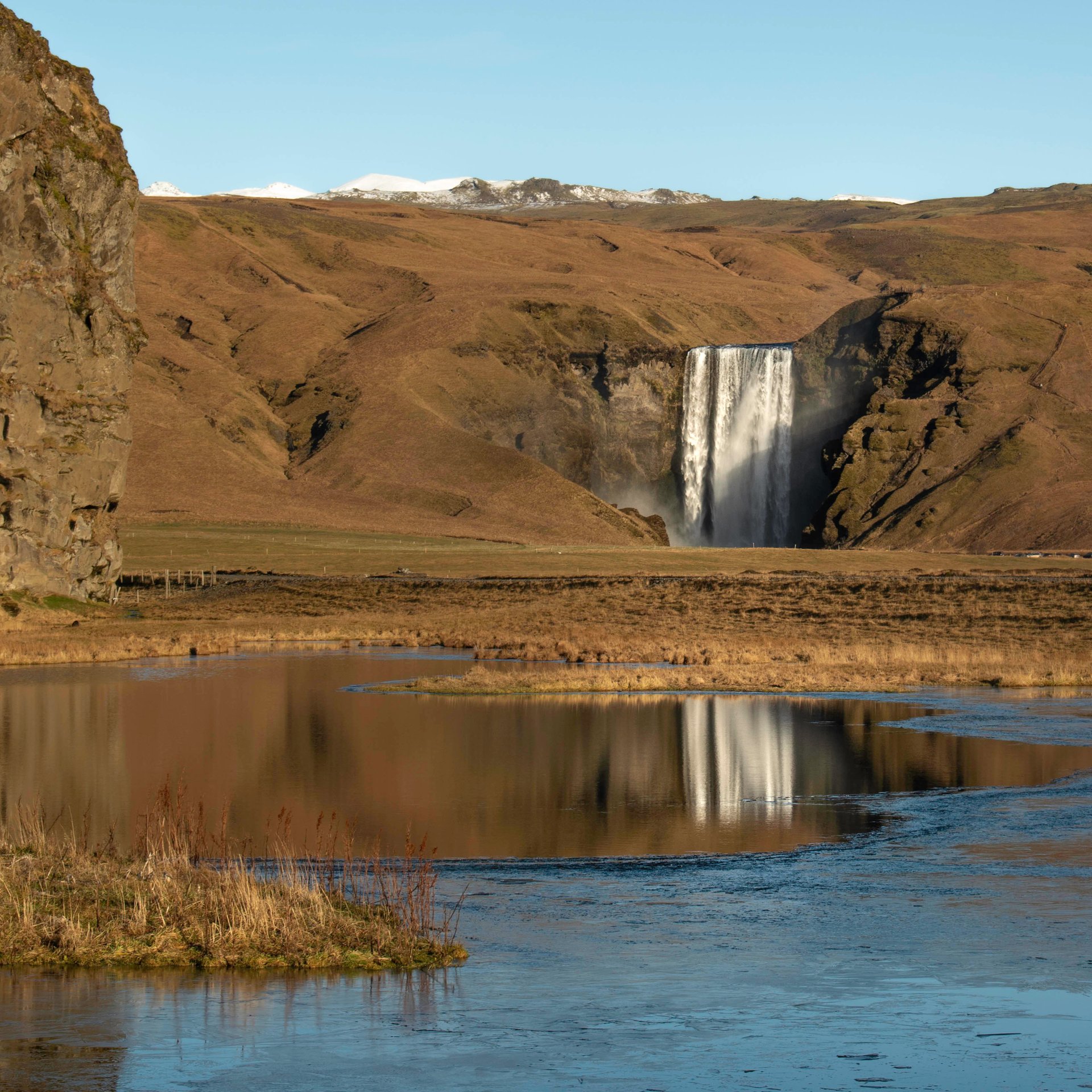 South coast tour landscape with volcanic and glacial features