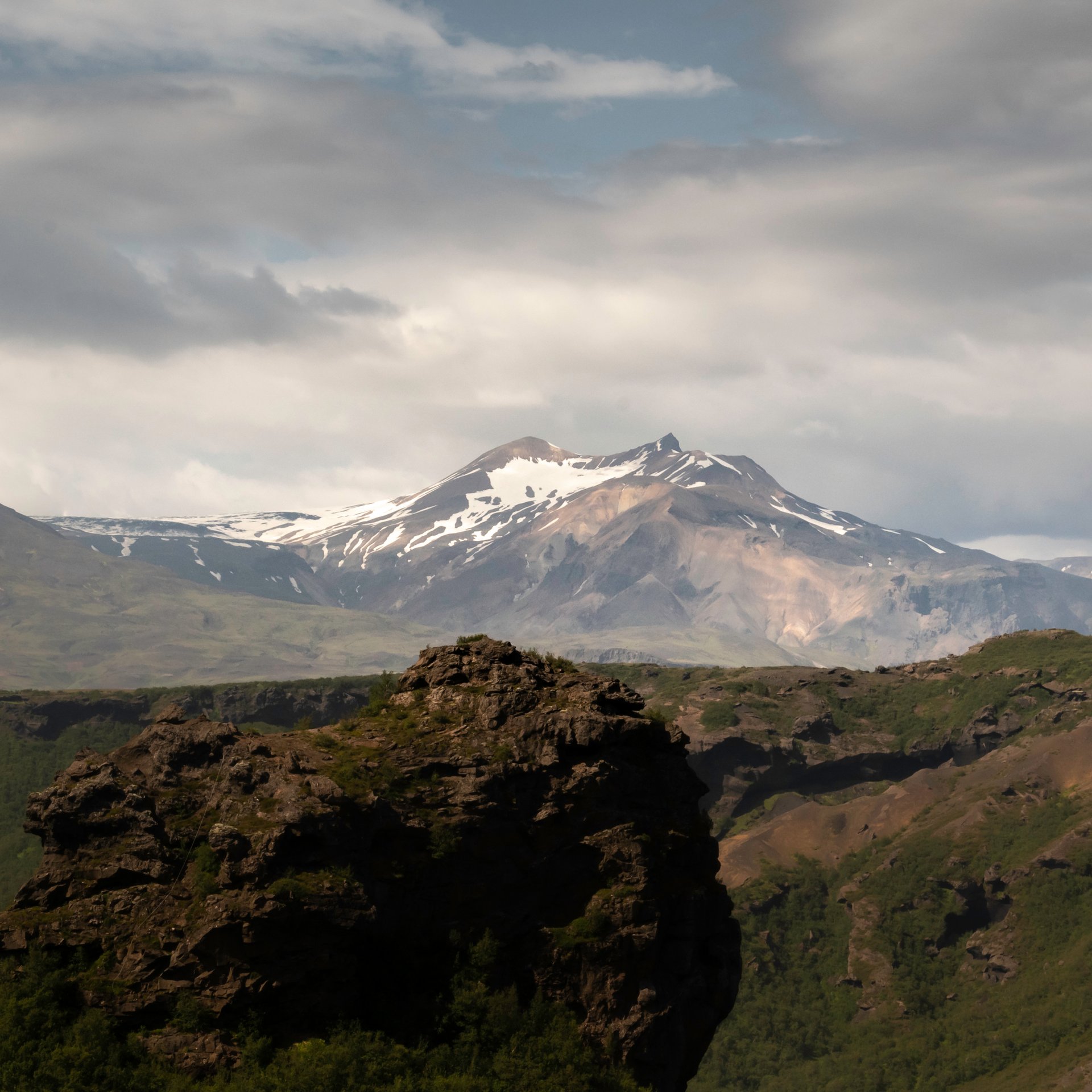 Glacial views and highland panorama from Þórsmörk hiking trail
