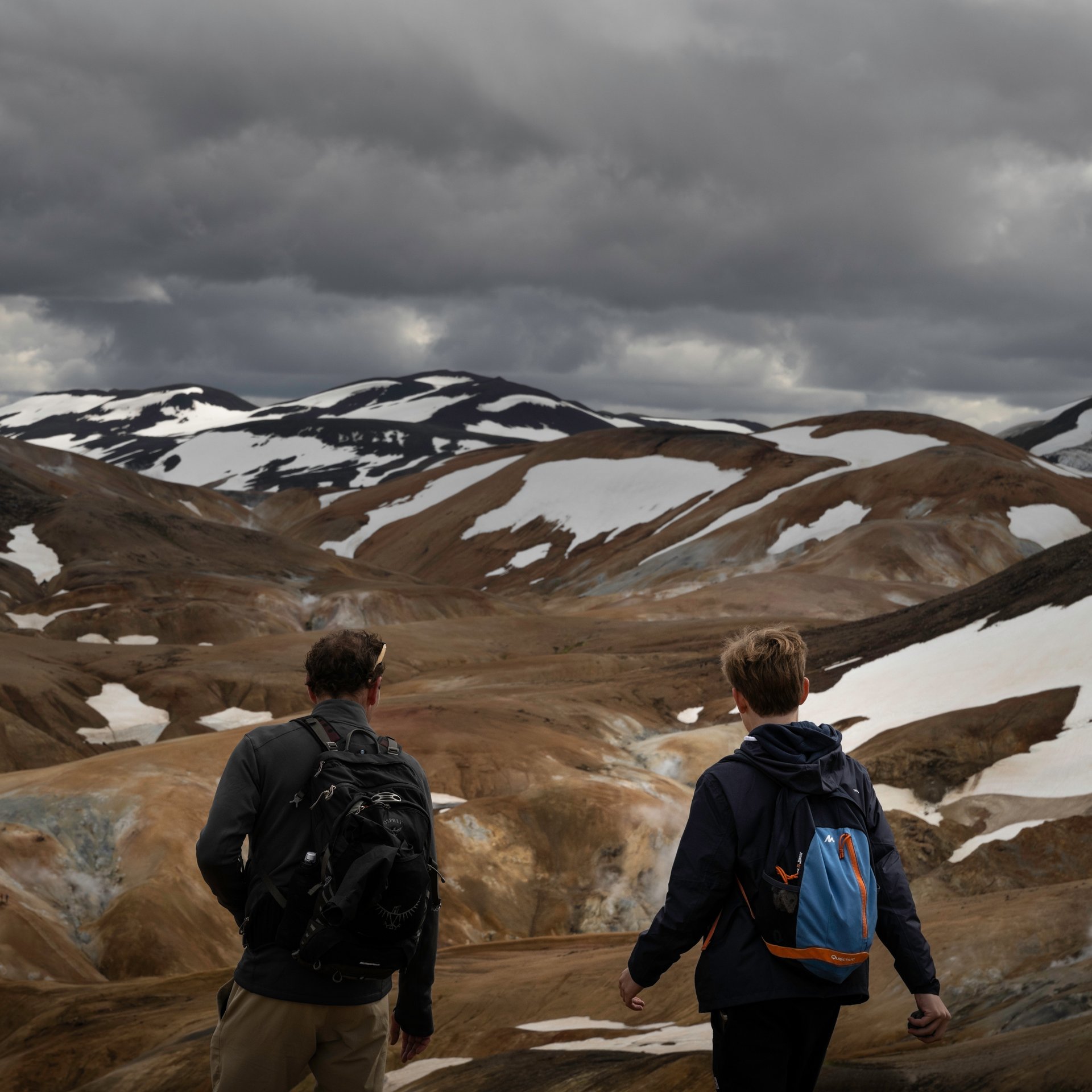 BaseCamp mountain lodge in Kerlingarfjöll highland setting with dramatic mountain backdrop