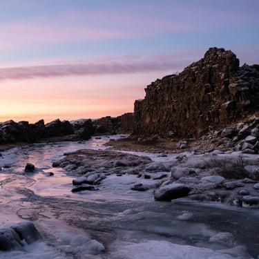 Borgarfjörður Eystri montagnes rhyolite colorées et port