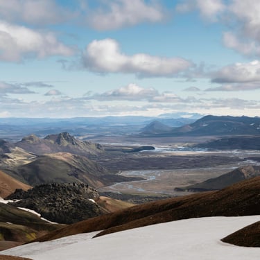 Vallée oasis de Gjáin avec cascades