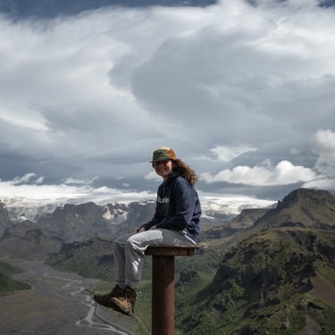 Profondeurs du canyon d'Eldgjá avec parois volcaniques